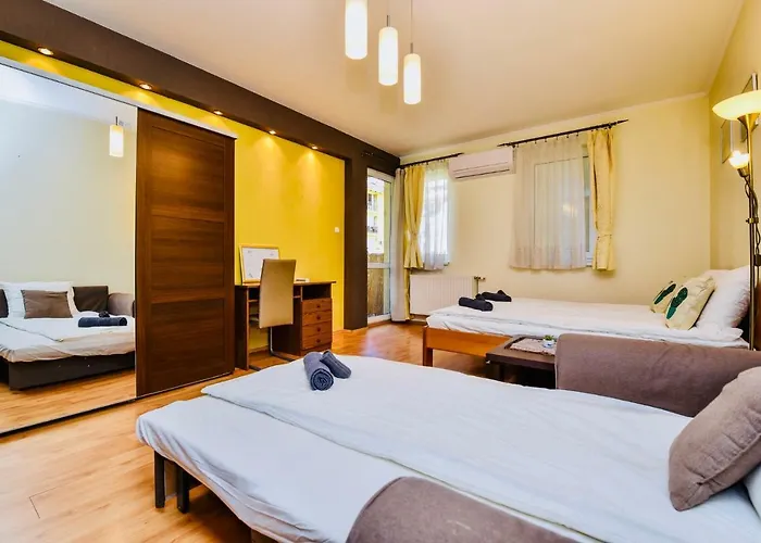 Cappuccino Apartment With Balcony And Free Parking